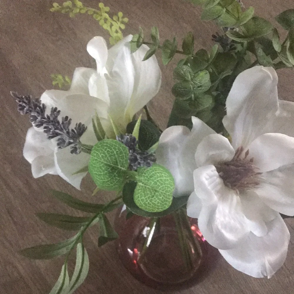 Magnolias Vase Table Decor